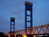 Katwykbrücke bei Nacht.jpg